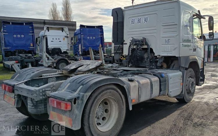 VOLVO FM BLANC DY-852-KT