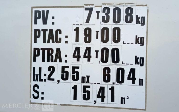 VOLVO FM BLANC DY-852-KT