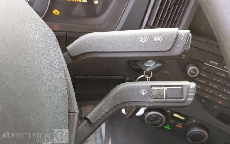 VOLVO FM BLANC DY-852-KT