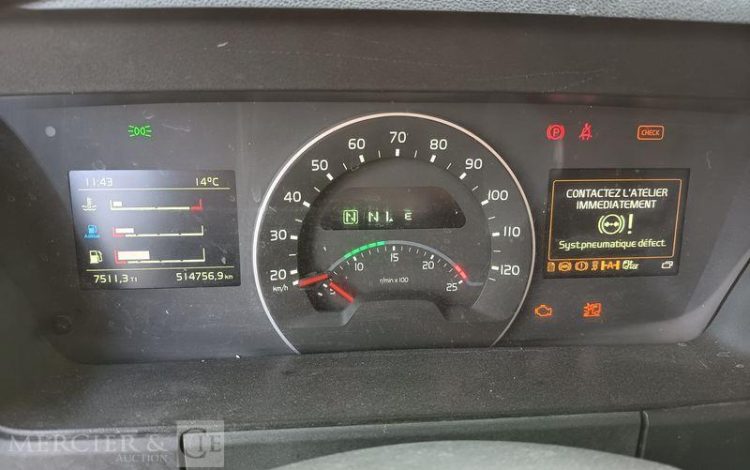 VOLVO FM BLANC DY-852-KT