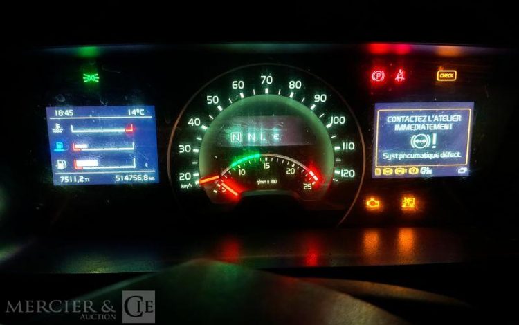 VOLVO FM BLANC DY-852-KT