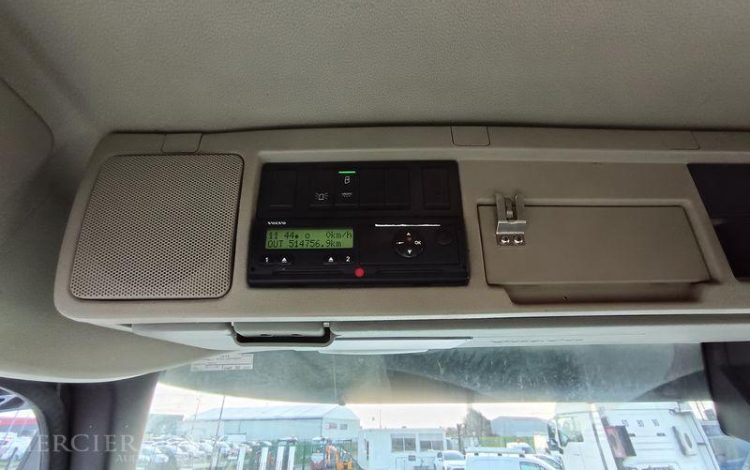 VOLVO FM BLANC DY-852-KT