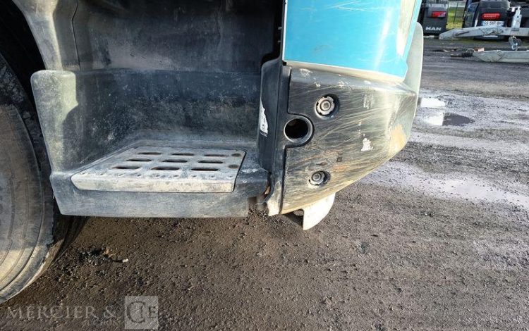 VOLVO FM BLANC DY-852-KT