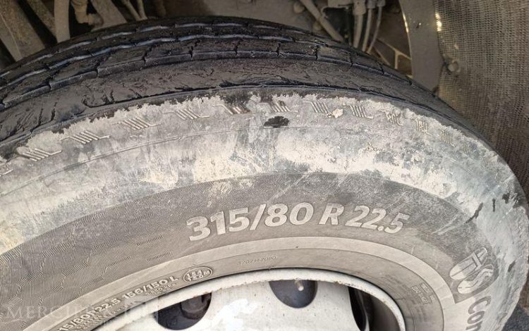 VOLVO FM BLANC DY-852-KT