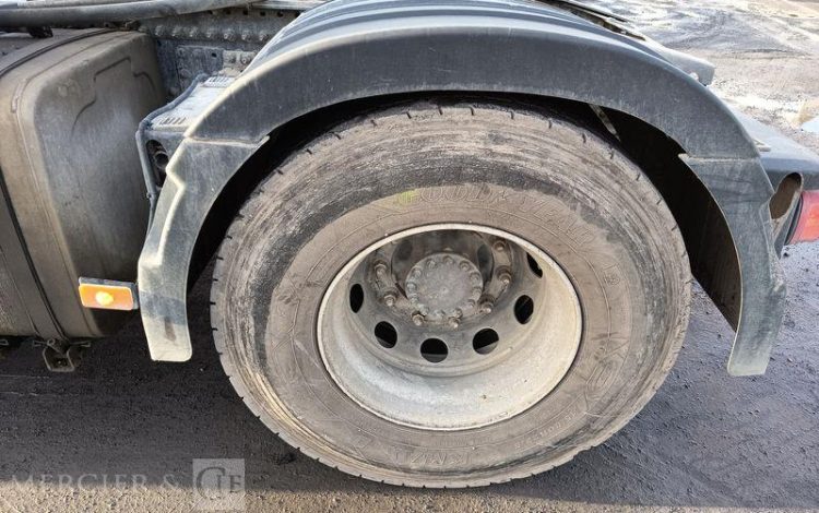 VOLVO FM BLANC DY-852-KT