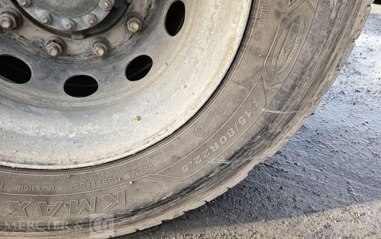 VOLVO FM BLANC DY-852-KT