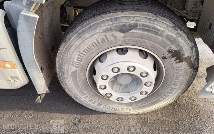 VOLVO FM BLANC DY-852-KT