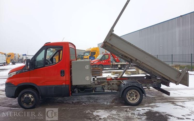 IVECO 35C13 BENNE SIMPLE CABINE COFFRE  EG-589-AH