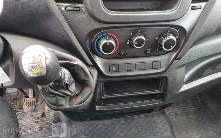 IVECO 35C13 BENNE SIMPLE CABINE COFFRE  EG-589-AH