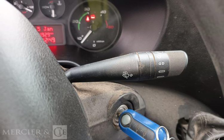 IVECO 35C13 BENNE SIMPLE CABINE COFFRE  EG-589-AH