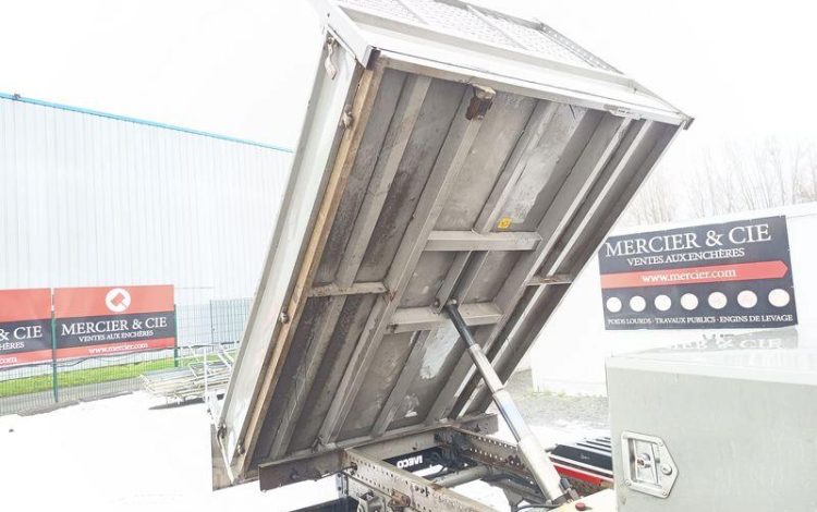 IVECO 35C13 BENNE SIMPLE CABINE COFFRE  EG-589-AH