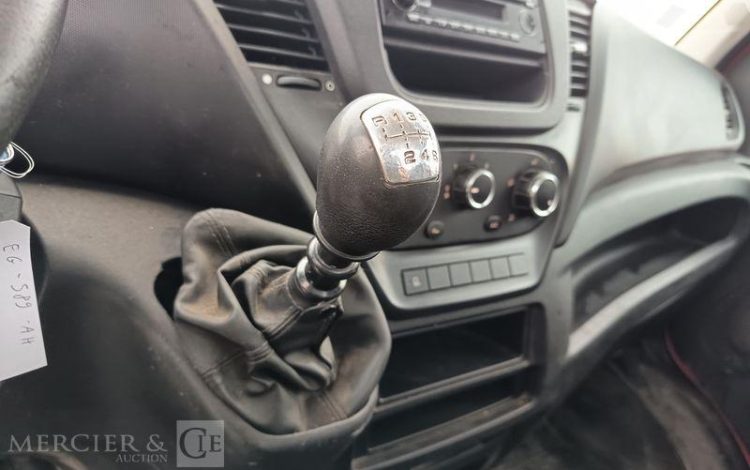 IVECO 35C13 BENNE SIMPLE CABINE COFFRE  EG-589-AH