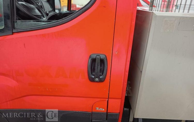 IVECO 35C13 BENNE SIMPLE CABINE COFFRE  EG-589-AH