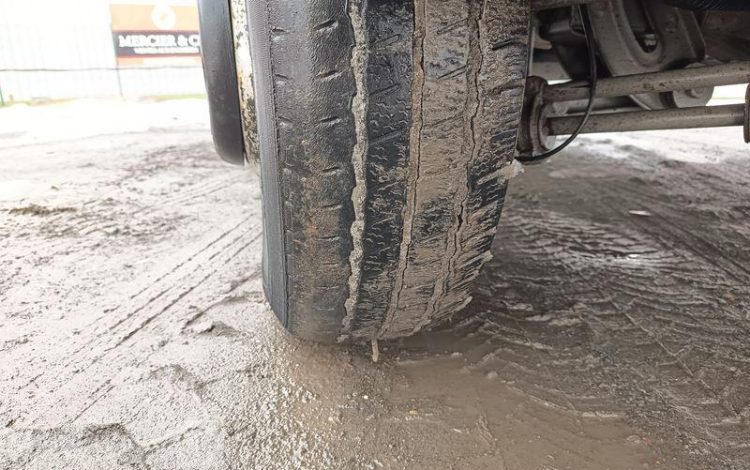 IVECO 35C13 BENNE SIMPLE CABINE COFFRE  EG-589-AH