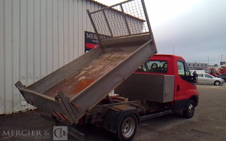 IVECO 35C13 BENNE SIMPLE CABINE COFFRE  EG-751-NV