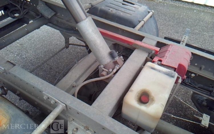 IVECO 35C13 BENNE SIMPLE CABINE COFFRE  EG-751-NV