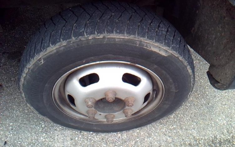 IVECO 35C13 BENNE SIMPLE CABINE COFFRE  EG-751-NV