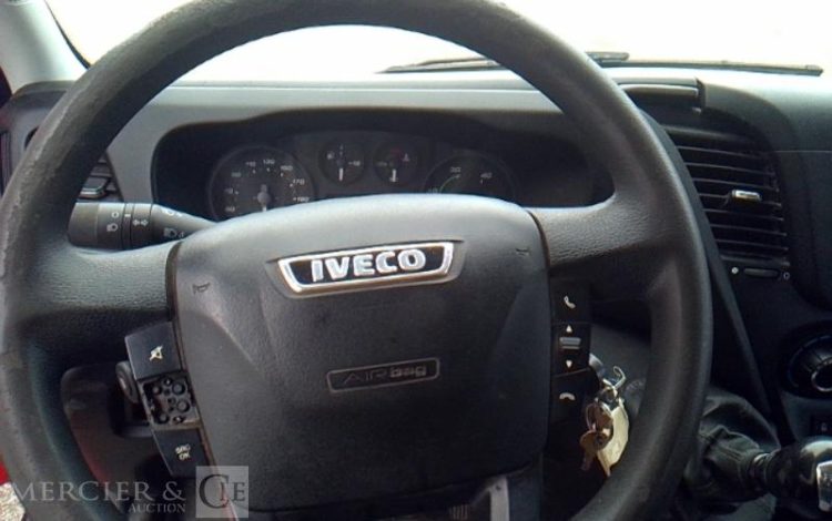 IVECO 35C13 BENNE SIMPLE CABINE COFFRE  EG-751-NV