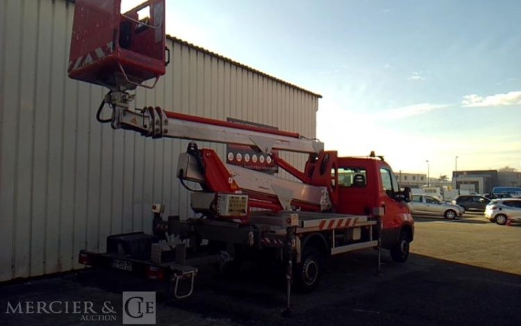 MULTITEL DAILY AVEC NACELLE MULTITEL MX250 25M  EJ-953-ZC