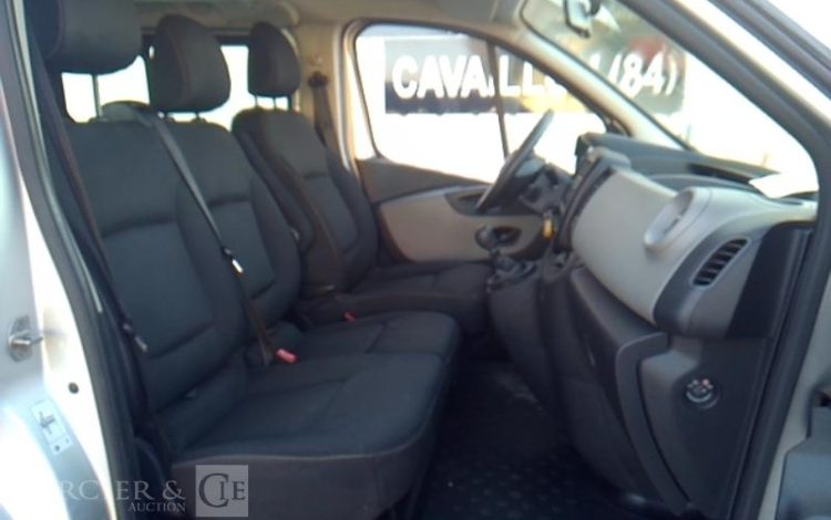 RENAULT TRAFIC  EL-278-XP