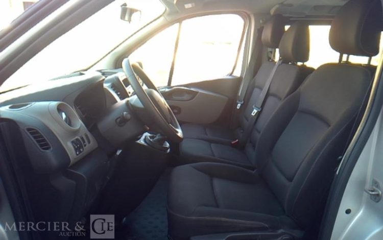 RENAULT TRAFIC  EL-278-XP