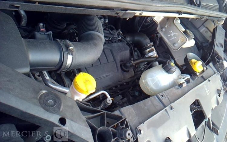 RENAULT TRAFIC  EL-278-XP