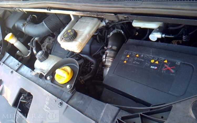 RENAULT TRAFIC  EL-278-XP