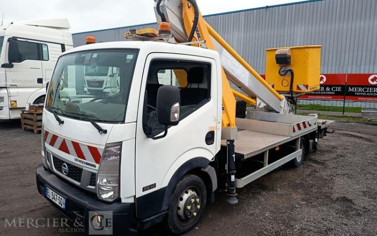 NISSAN CABSTAR NT400 AVEC NACELLE MULTITEL MT202 – 20 METRES – 2404 HEURES – ANNEE 2017 BLANC EL-347-SQ