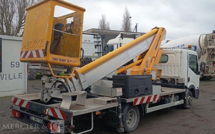 NISSAN CABSTAR NT400 AVEC NACELLE MULTITEL MT202 – 20 METRES – 2404 HEURES – ANNEE 2017 BLANC EL-347-SQ