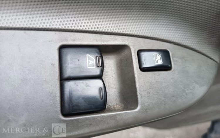 NISSAN CABSTAR NT400 AVEC NACELLE MULTITEL MT202 – 20 METRES – 2404 HEURES – ANNEE 2017 BLANC EL-347-SQ