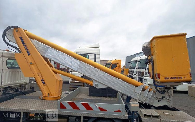 NISSAN CABSTAR NT400 AVEC NACELLE MULTITEL MT202 – 20 METRES – 2404 HEURES – ANNEE 2017 BLANC EL-347-SQ