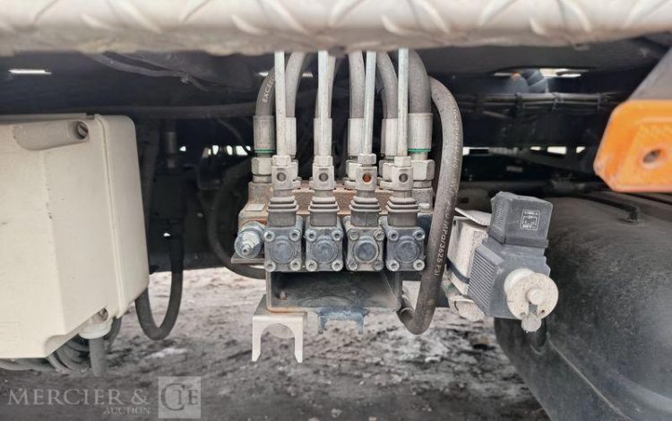 NISSAN CABSTAR NT400 AVEC NACELLE MULTITEL MT202 – 20 METRES – 2404 HEURES – ANNEE 2017 BLANC EL-347-SQ