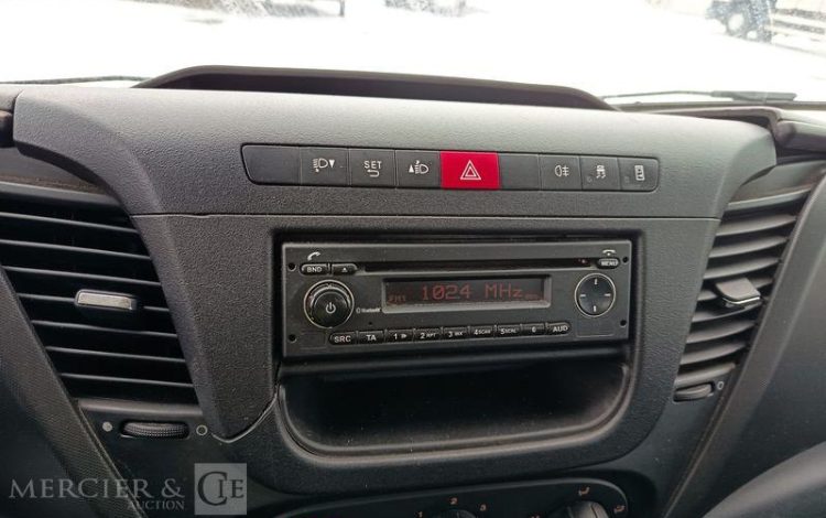 IVECO 35C12 BENNE SIMPLE CABINE COFFRE  EP-051-NV