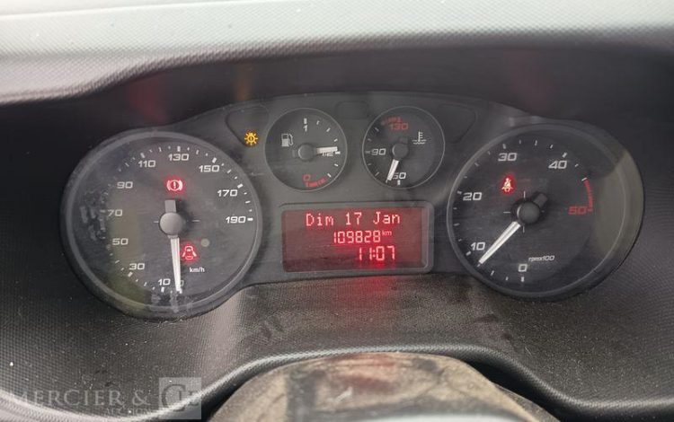 IVECO 35C12 BENNE SIMPLE CABINE COFFRE  EP-051-NV