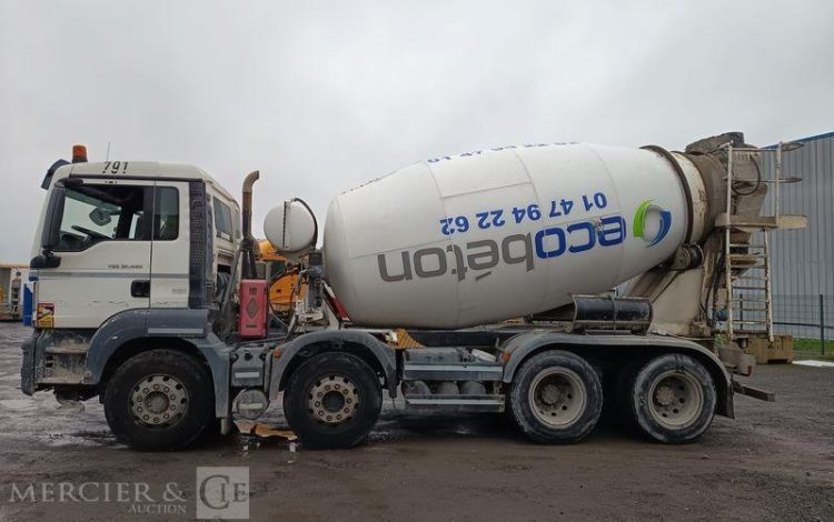 MAN TGS 32,420 PORTEUR TOUPIE A BETON – PTRA 32 TONNES – 159486 KMS – ANNEE 2017 BLANC EP-916-HW