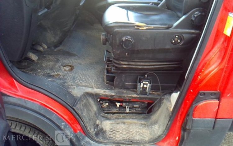 IVECO 35C12 BENNE SIMPLE CABINE COFFRE  EQ-468-HX