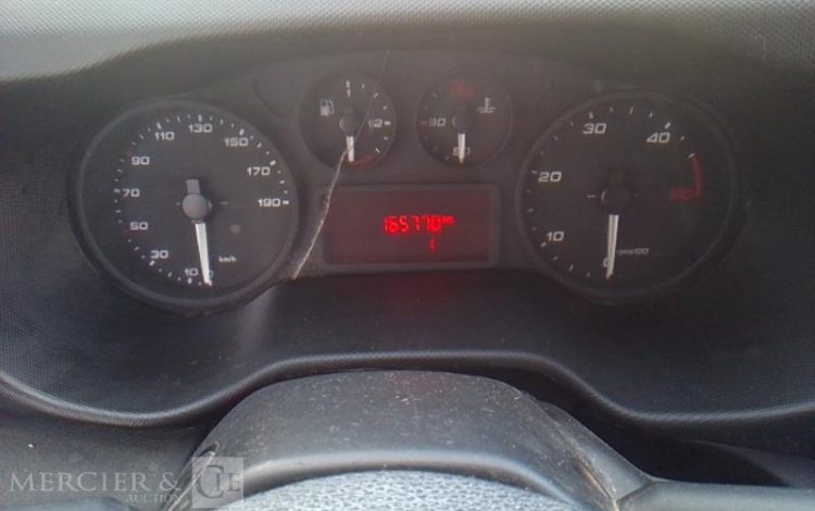 IVECO 35C12 BENNE SIMPLE CABINE COFFRE  EQ-468-HX