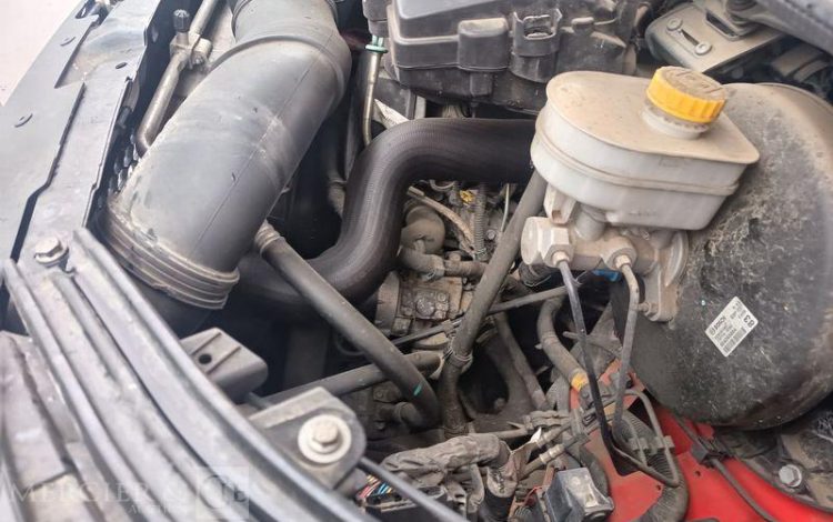 IVECO DAILY 35C12 BENNE AVEC COFFRE ACIER DIESEL – 163106 KMS – ANNEE 2017 ROUGE ER-953-VW