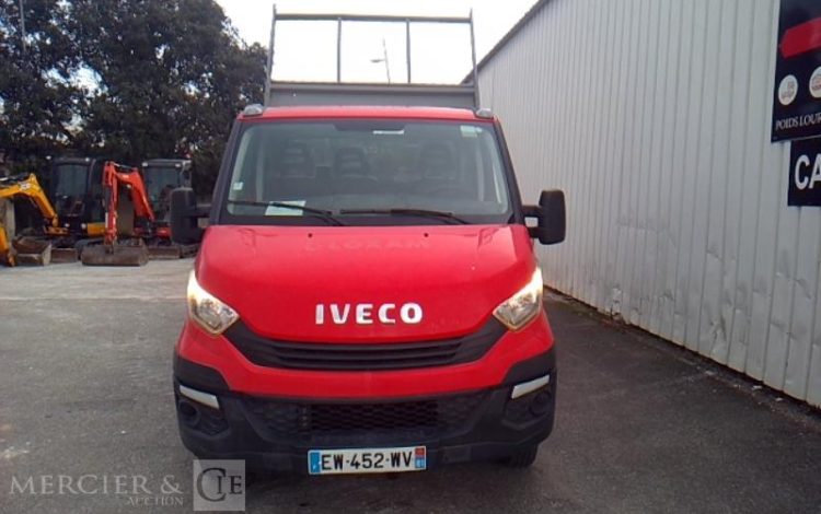 IVECO 35-120 BENNE SIMPLE CABINE COFFRE  EW-452-WV