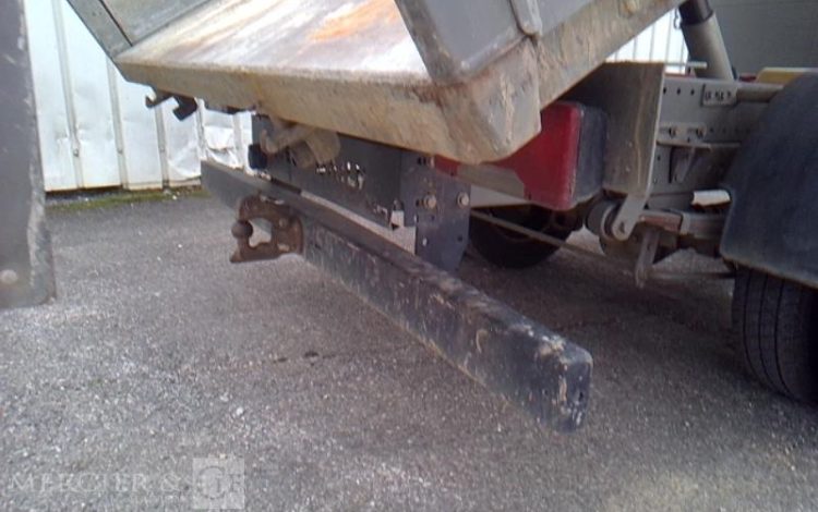 IVECO 35-120 BENNE SIMPLE CABINE COFFRE  EW-452-WV