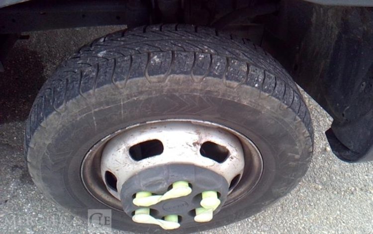 IVECO 35-120 BENNE SIMPLE CABINE COFFRE  EW-452-WV