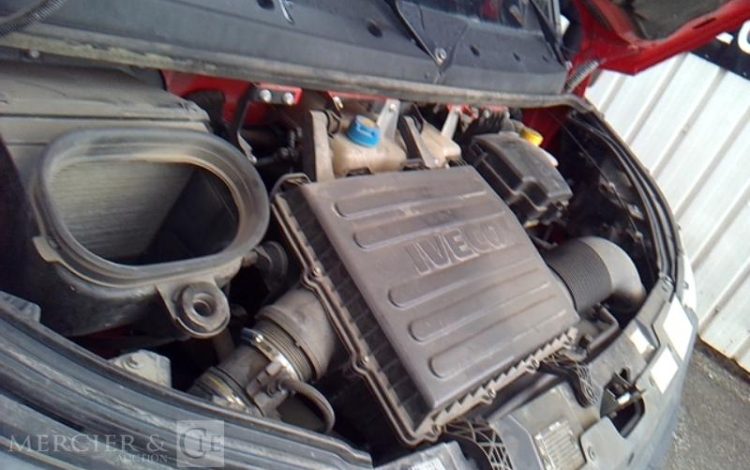 IVECO 35-120 BENNE SIMPLE CABINE COFFRE  EW-452-WV