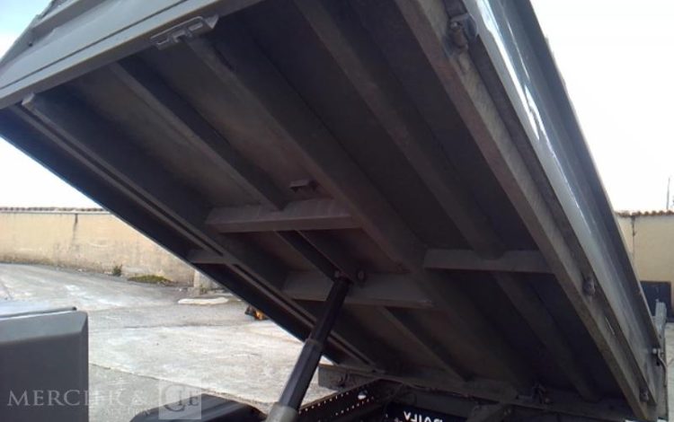 IVECO 35-120 BENNE SIMPLE CABINE COFFRE  EW-452-WV