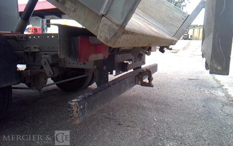 IVECO 35-120 BENNE SIMPLE CABINE COFFRE  EW-452-WV