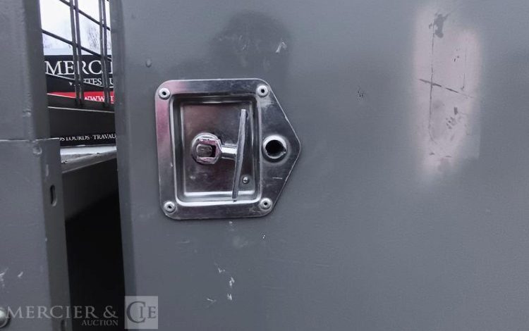 IVECO DAILY 35C12 BENNE AVEC COFFRE ACIER DIESEL – 156826 KMS – ANNEE 2018 ROUGE EX-603-LT