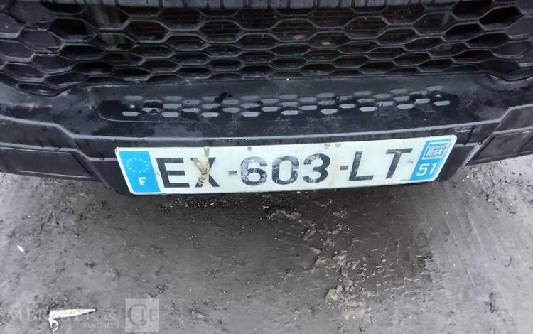 IVECO DAILY 35C12 BENNE AVEC COFFRE ACIER DIESEL – 156826 KMS – ANNEE 2018 ROUGE EX-603-LT