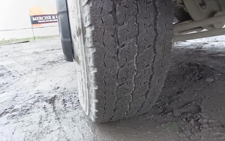 IVECO DAILY 35C12 BENNE AVEC COFFRE ACIER DIESEL – 156826 KMS – ANNEE 2018 ROUGE EX-603-LT