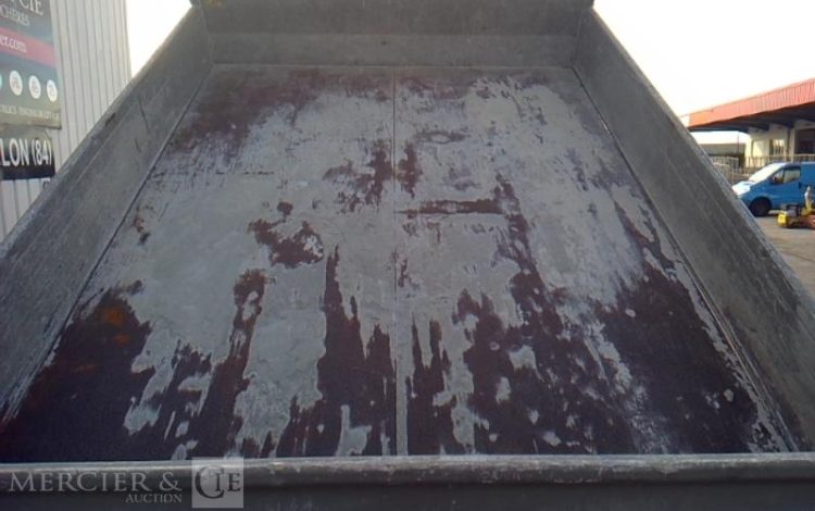 IVECO 35S12 BENNE SIMPLE CABINE COFFRE  EX-857-TN