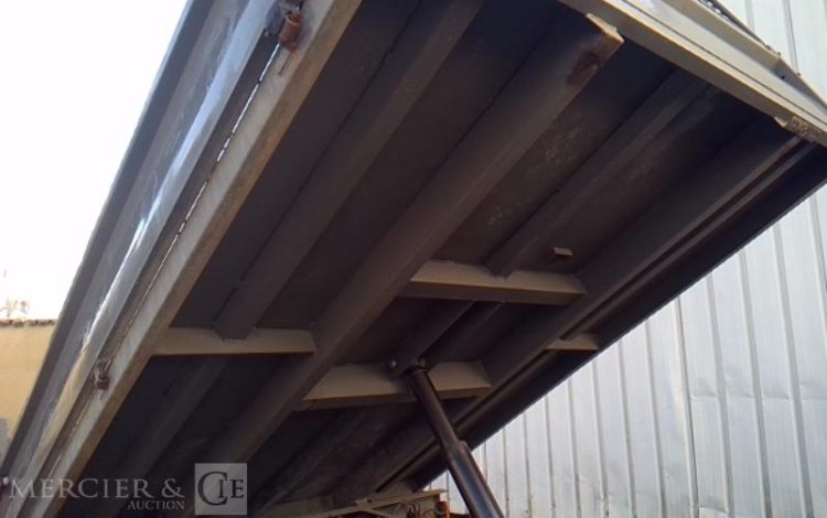 IVECO 35S12 BENNE SIMPLE CABINE COFFRE  EX-857-TN