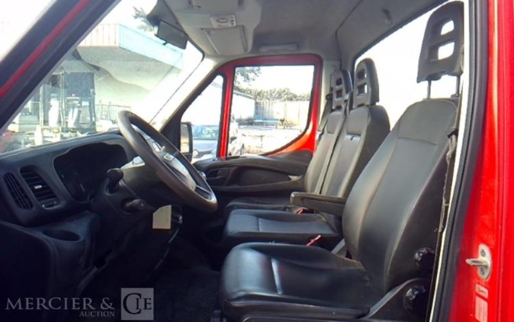 IVECO 35S12 BENNE SIMPLE CABINE COFFRE  EX-857-TN